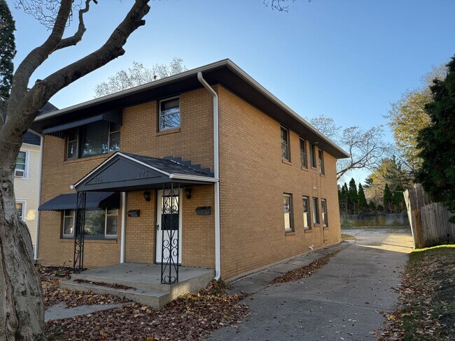 Building Photo - Gardiner Ave S. 223-225