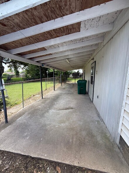 Building Photo - 5213 Belle Terre Rd