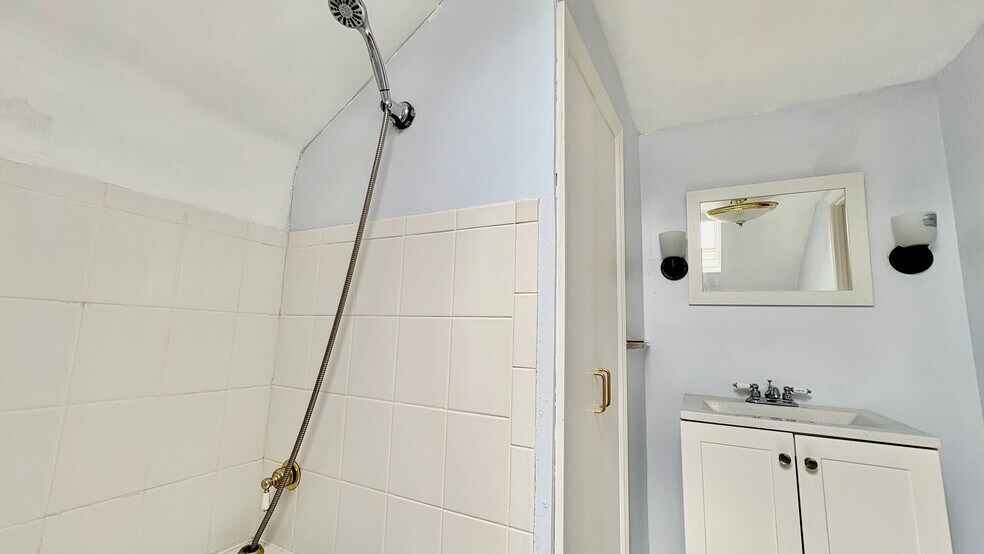 Building Photo - 6345 Morrowfield Ave