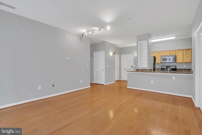 Building Photo - 7923 Eastern Ave NW