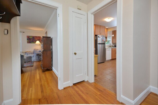 Building Photo - Highly Desirable Trinity Park