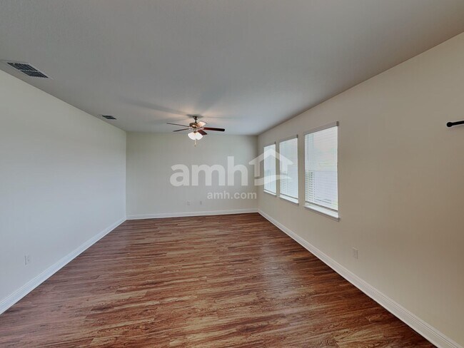 Building Photo - 1238 Sky Lks Dr