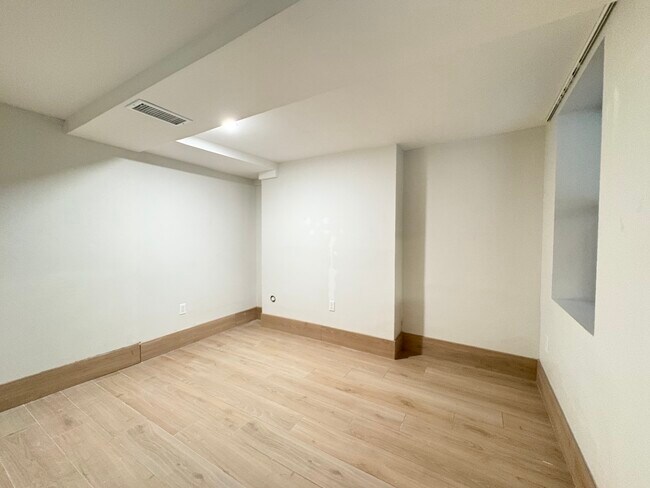 Building Photo - 604 Palisade Ave