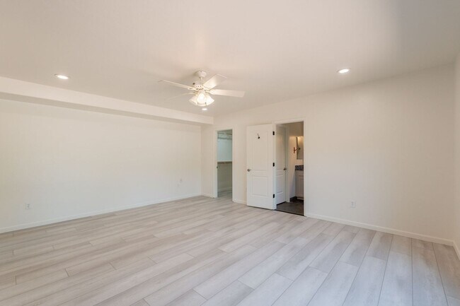 Building Photo - 3615 E Calle Alarcon