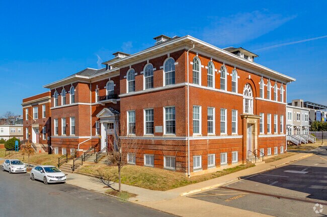 1360 Half St SW - Syphax Village