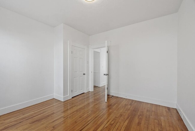 Building Photo - 18 Ingalls St
