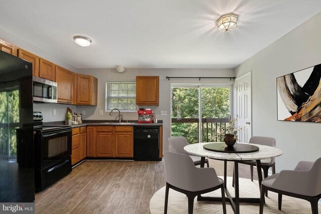 Building Photo - 430 Cedar Creek Dr