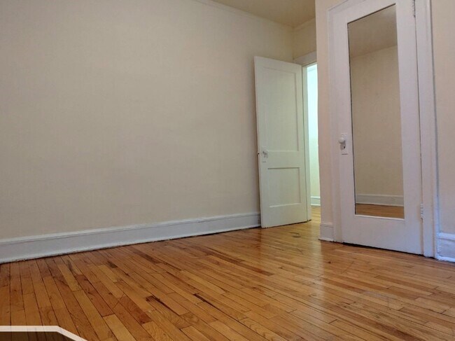 Building Photo - 2336 N Spaulding Ave