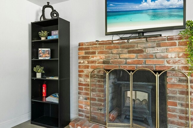 Building Photo - 919 Ave S SE