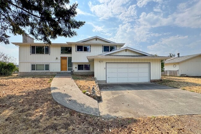 Primary Photo - Large Home on Large Lot in Sequim