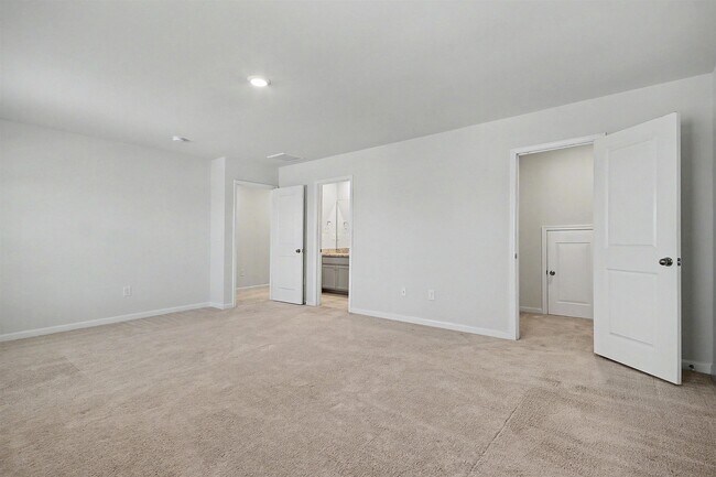 Building Photo - 2223 Blue Crane Cir