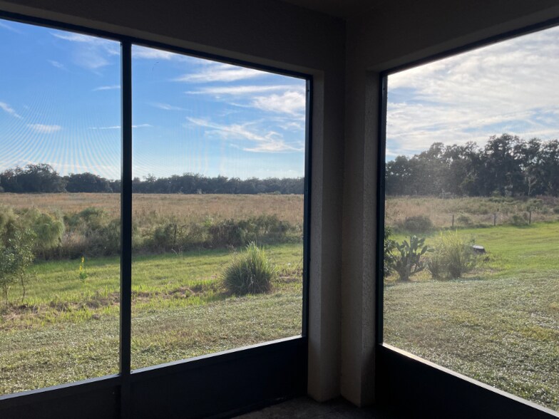 Building Photo - 2926 Siesta View Dr