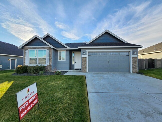 Primary Photo - MOVE-IN SPECIAL: 1/2 MONTHS RENT FREE! Like New 3-Bedroom, 2-Bath Home