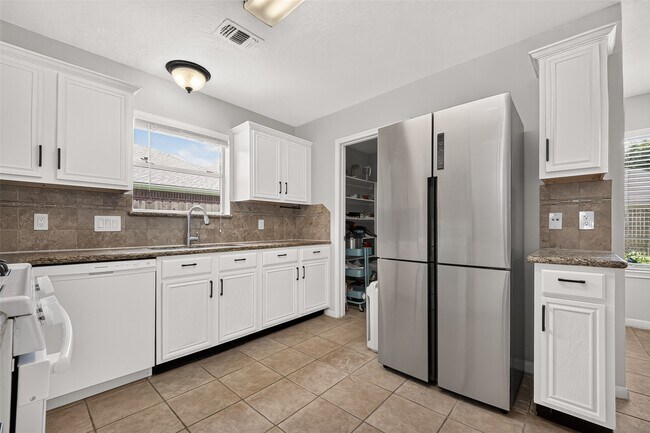 Building Photo - 9710 Berkshire Trce