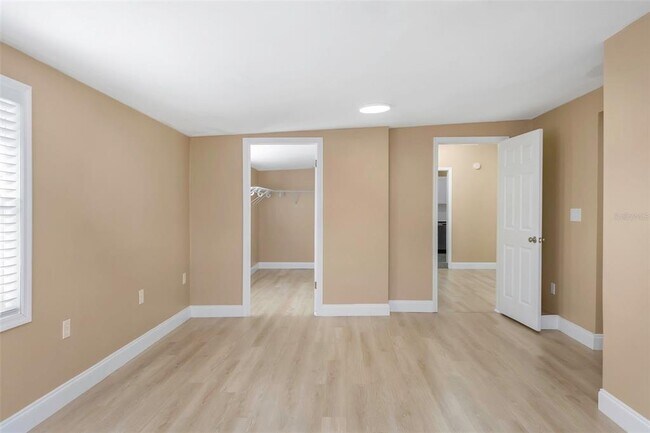 Building Photo - 4622 W El Prado Blvd