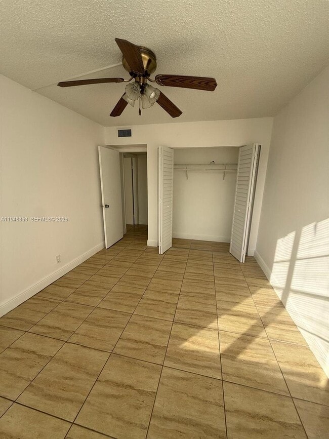 Building Photo - 2025 NE 164th St