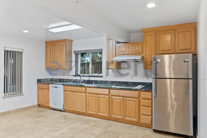 Building Photo - 9627 Alcosta Blvd