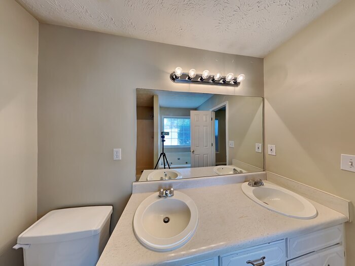 Building Photo - 1585 Watson Ridge Trail SE