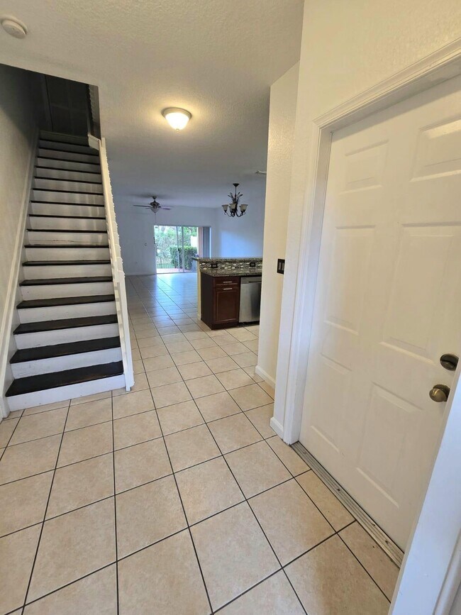 Building Photo - 6606 Catalina Ln