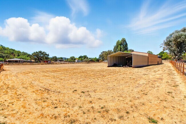 Building Photo - $5995 - Ranch-style home with acreage in West Gilroy's quiet countryside