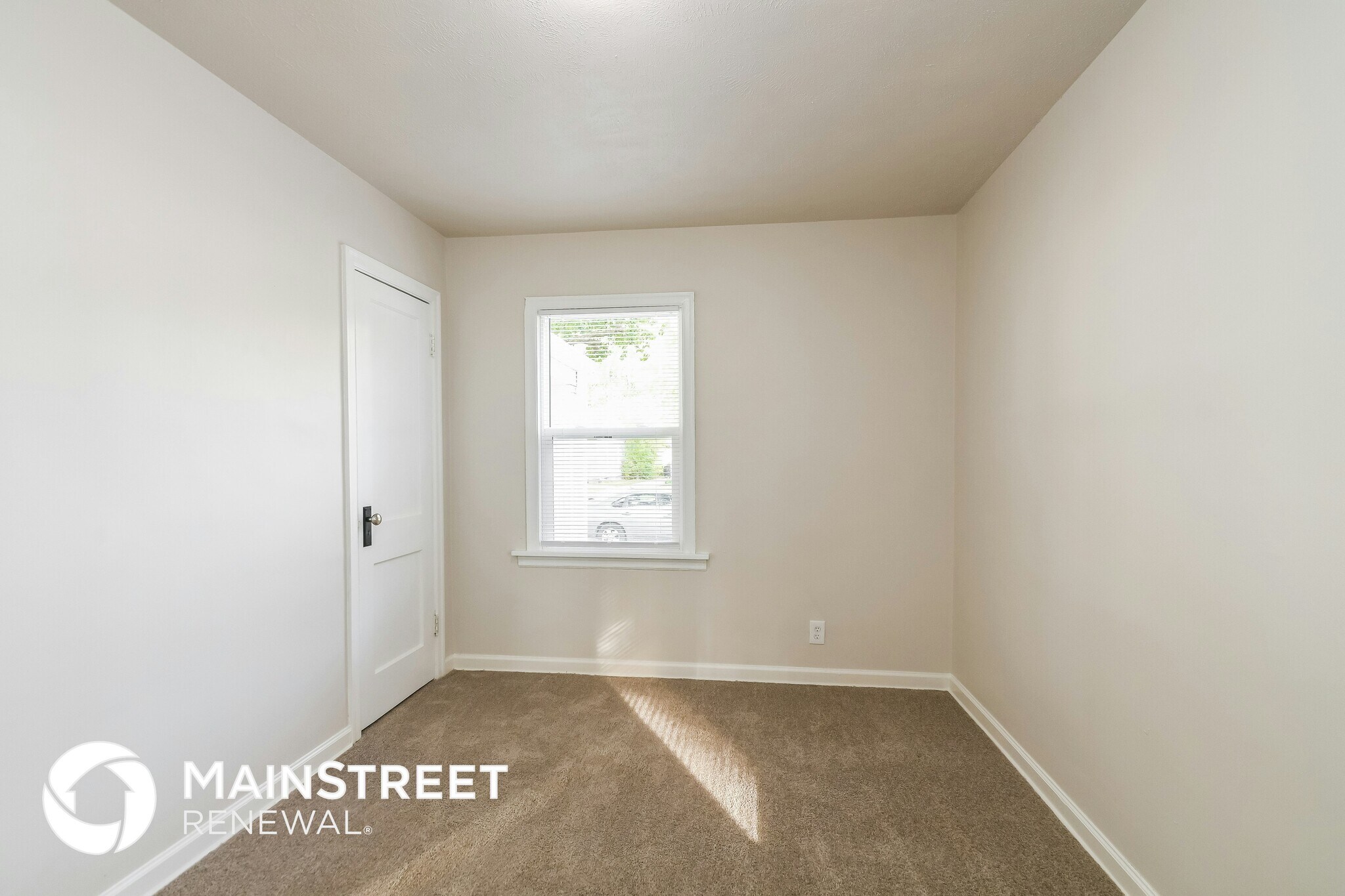 Building Photo - 1934 N Bosart Ave