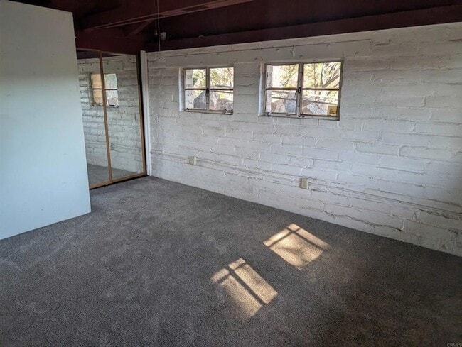 Building Photo - 9738 Lakeview Rd