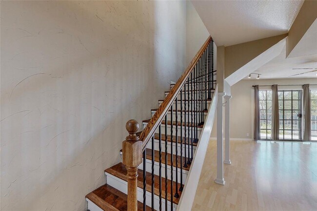 Building Photo - 426 Yacht Club Dr