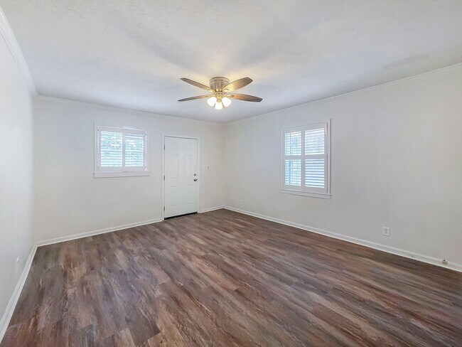 Building Photo - 1111 Lawton Pl SW