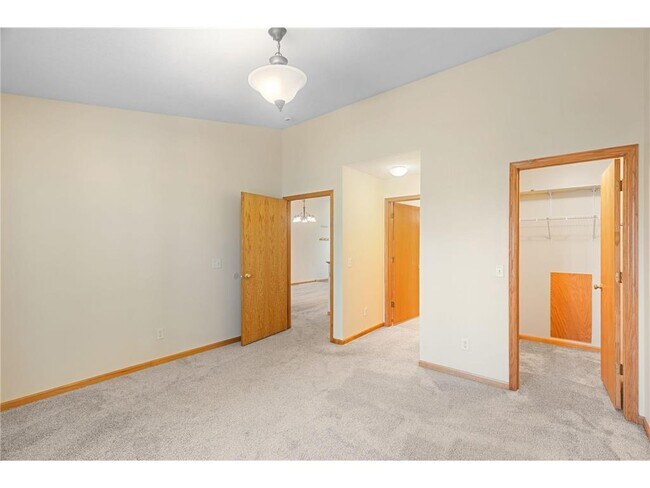 Building Photo - 7626 Fox Creek Ct