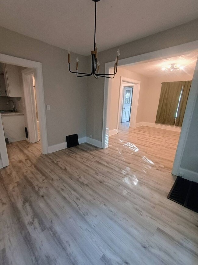 Building Photo - Charming 4-Bedroom Home in Harambee