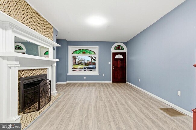Building Photo - 111 Hanover Dr