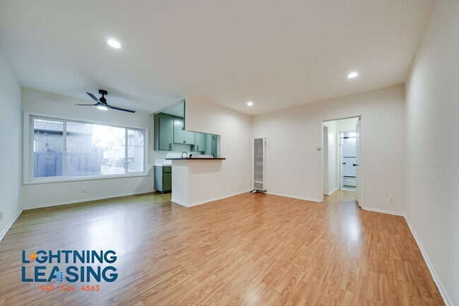 Building Photo - 12813 Matteson Ave