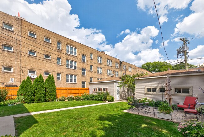 Building Photo - 414 S Harvey Ave