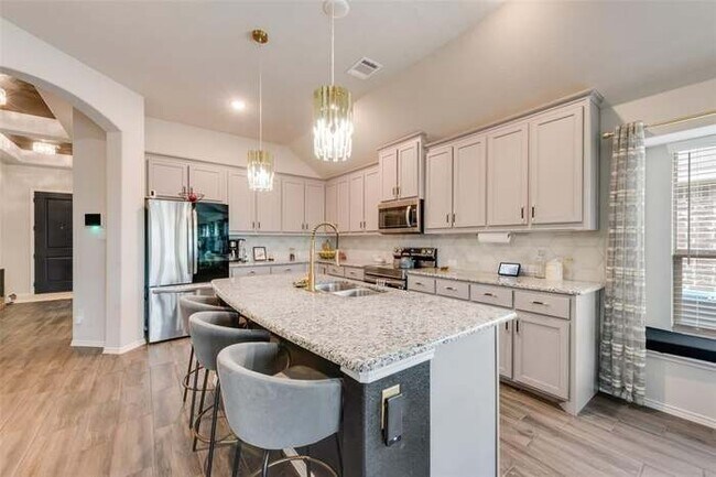 Building Photo - 4920 Sassafras Dr