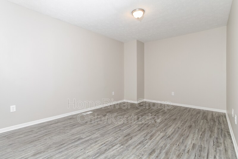 Building Photo - 3881 Magnolia Dr