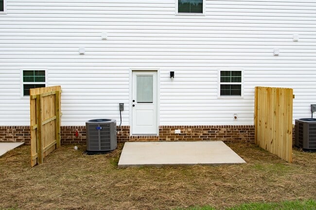 Building Photo - Brand New 2 Bedroom 1.5 Bath home