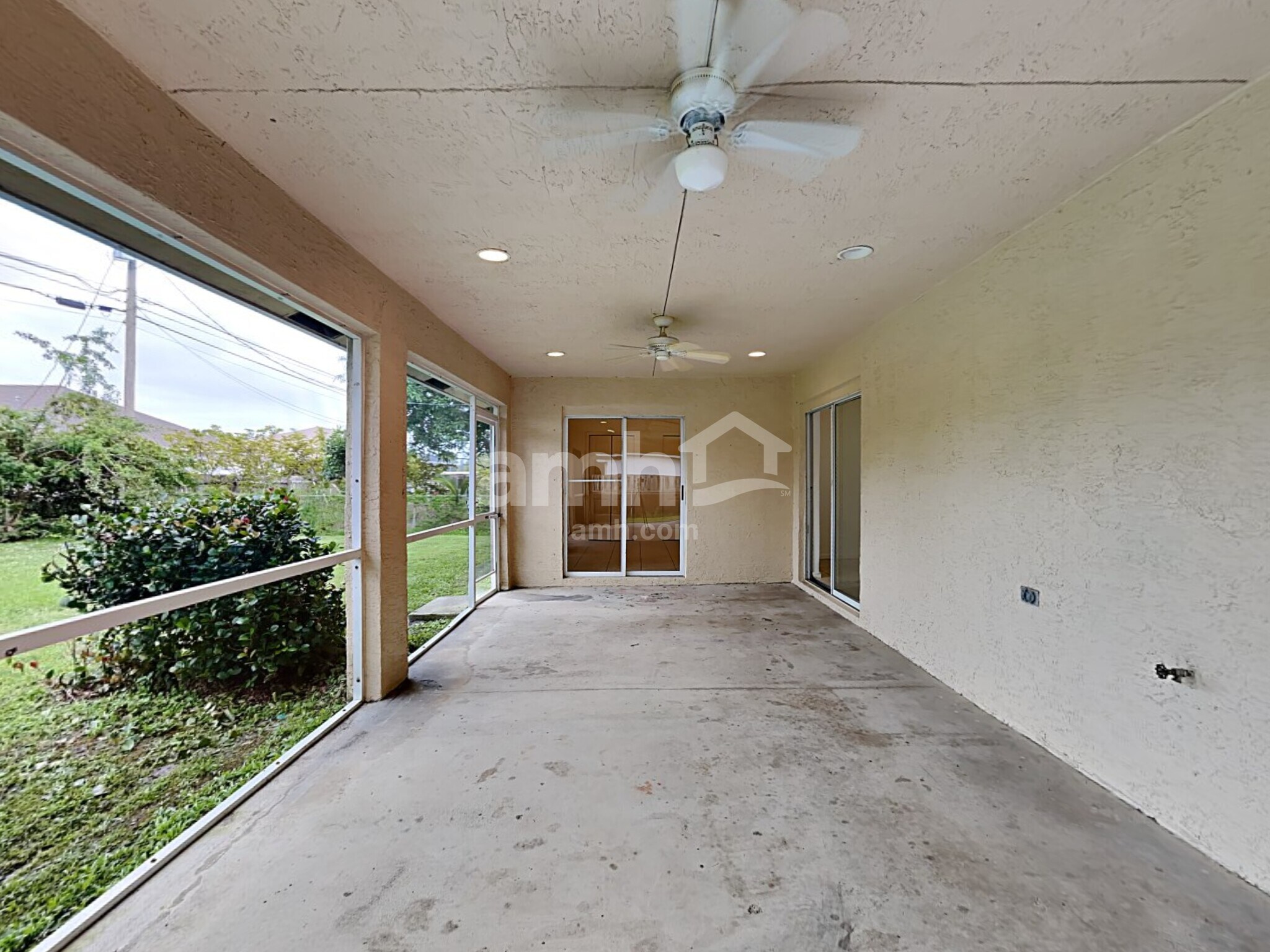 Building Photo - 1009 SW Alcantarra Blvd