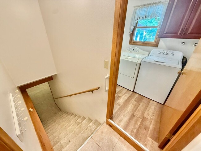 Building Photo - 4 Bedroom - 2 Bath Ranch Style Home with 2 car attached garage in Loveland, Colorado