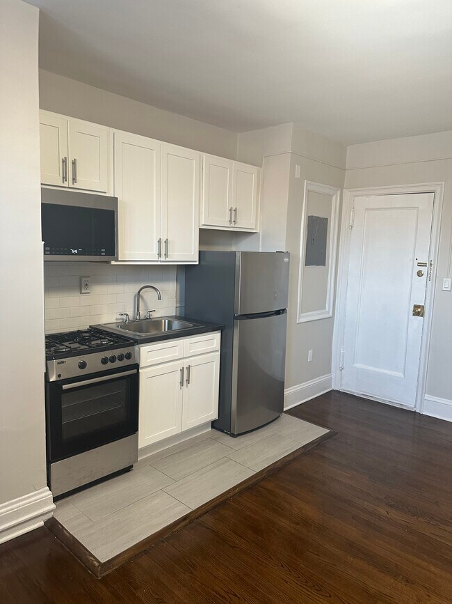 Building Photo - 500 Alma Ter