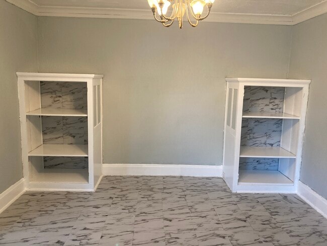 Building Photo - 501 W Columbia Ter