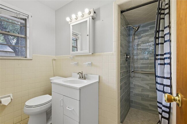 Building Photo - 508 Morris Dr