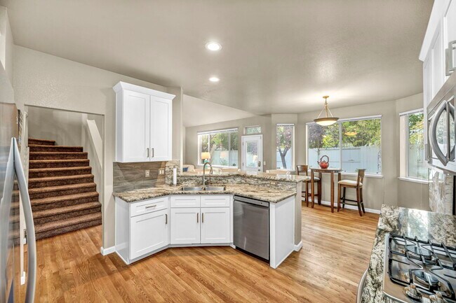 Building Photo - 4731 Ellicott Wy