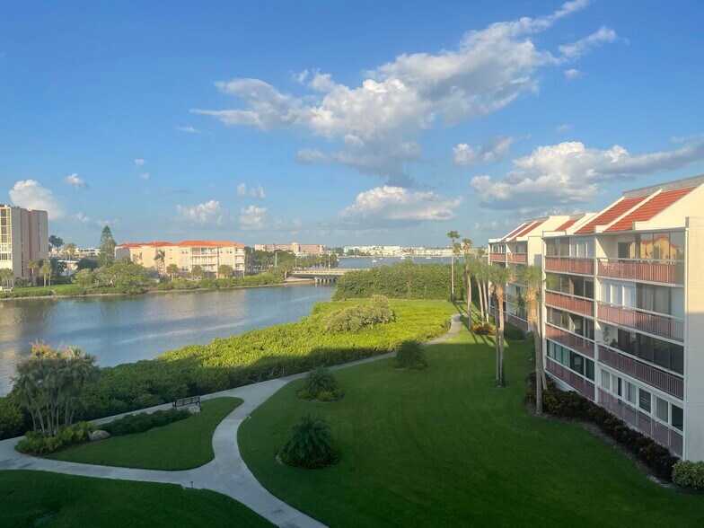 Park like views - 7893 Sailboat Key Blvd S