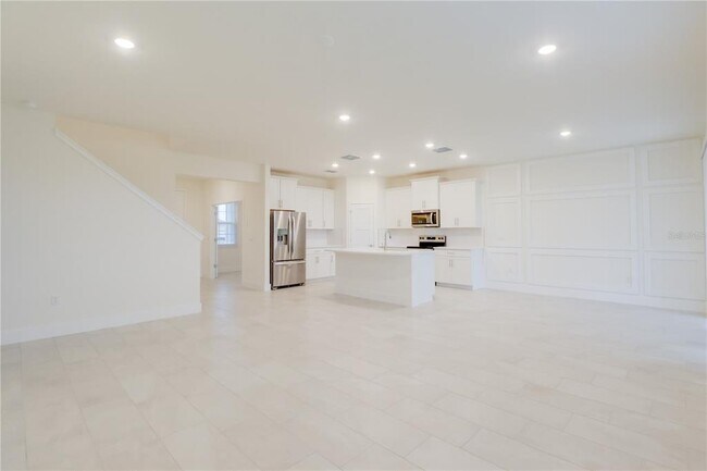 Building Photo - 5212 SW 40th Cir