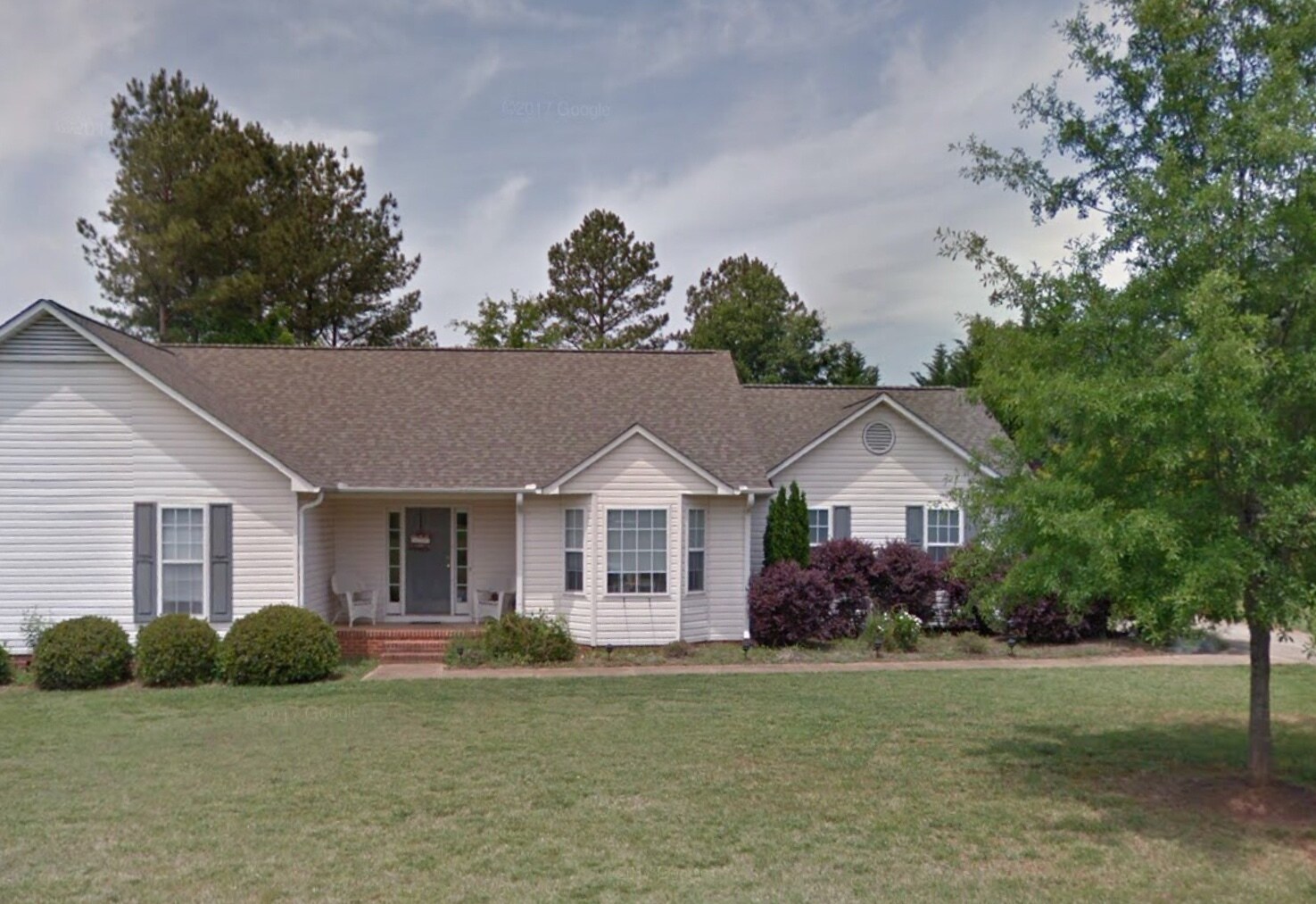 Home Sweet Home with large fenced backyard - 6 Pearle Brook Ln
