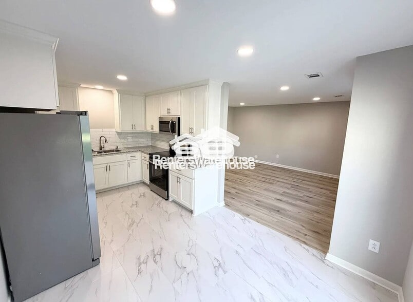 Building Photo - 7101 W 69th St