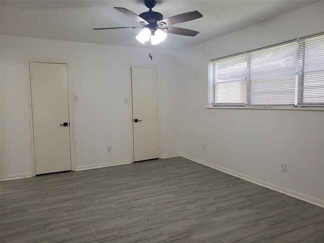 Building Photo - 9418 Brooding Oak Cir