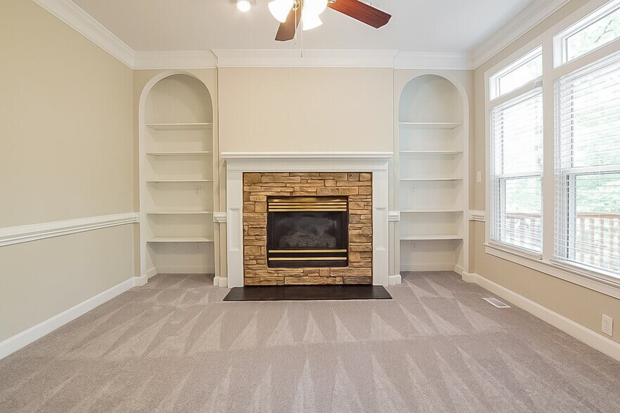 Building Photo - 900 Birkdale Dr