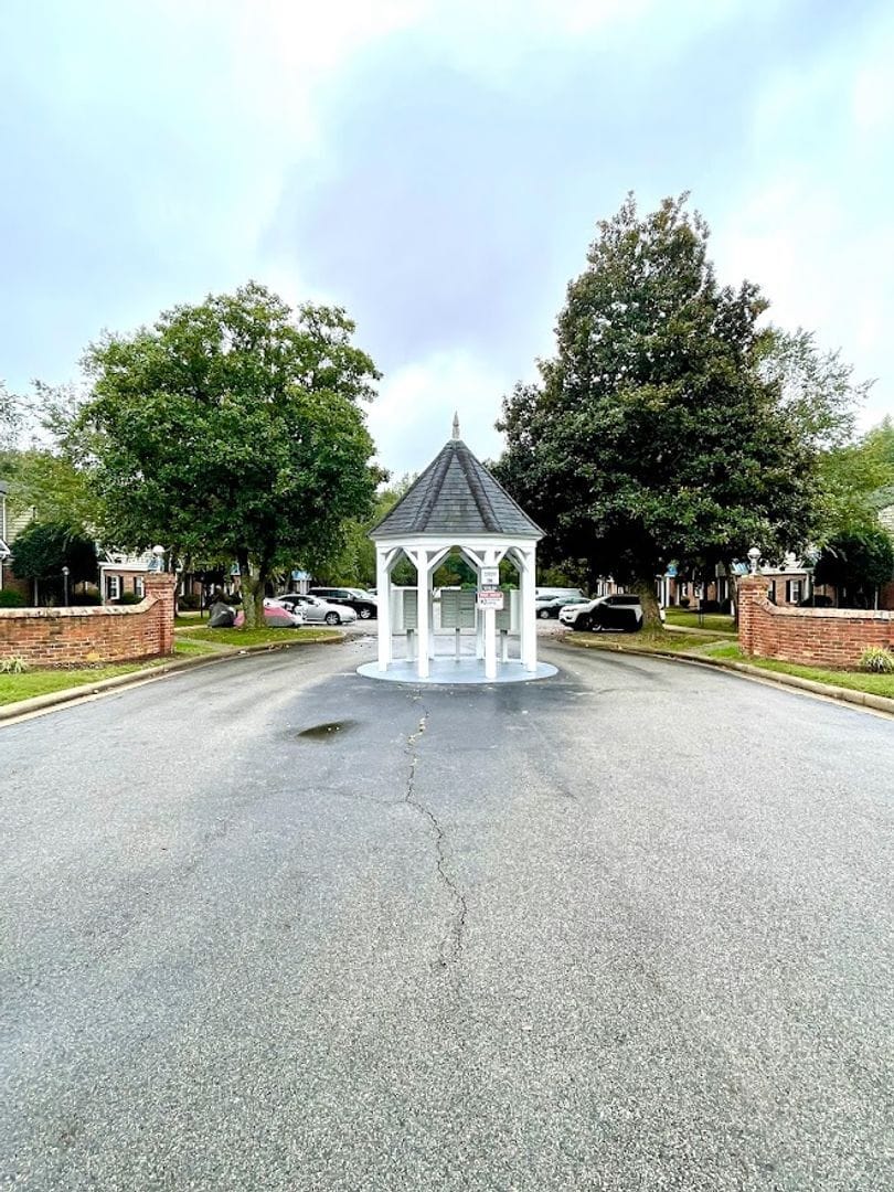 1007 W Nine Mile Road Henrico, VA 23075 10051007 W Nine Mile Rd