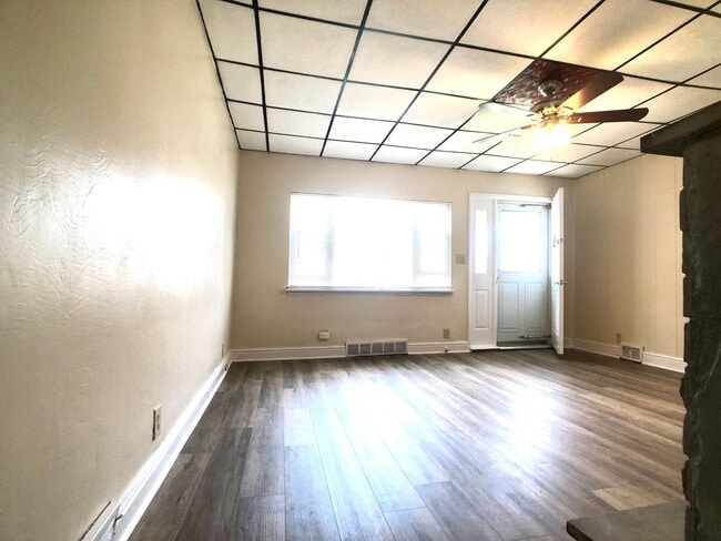 Building Photo - Mt Washington, 2 Bed 1.5 Bath House with Parking, A/C, Patio and More!